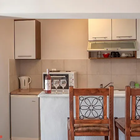 Bella Vista Lägenhetshotell Pelekas