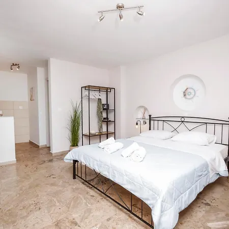 Bella Vista Lägenhetshotell Pelekas