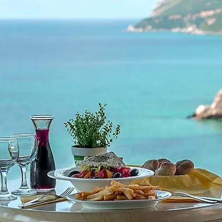 Ξενοδοχείο με διαμερίσματα Bella Vista 3*