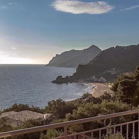 Ξενοδοχείο με διαμερίσματα Bella Vista 3*